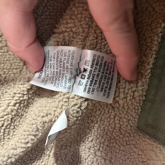 SCHMIDT Women’s Olive Green Sherpa-Lined Vest - Picture 5 of 9